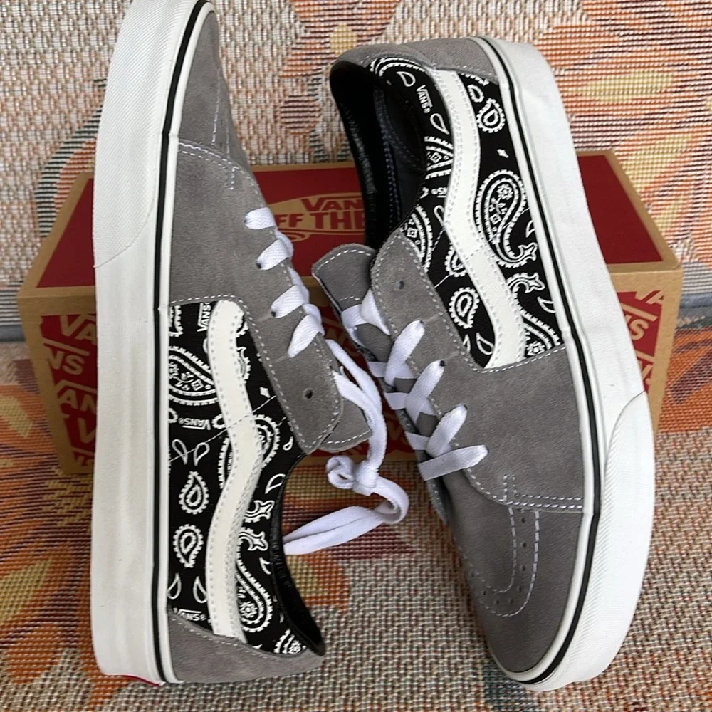 Vans WMNS Sk8-Low Paisley Gray/True White VN0A5KXDBGJ Sneakers